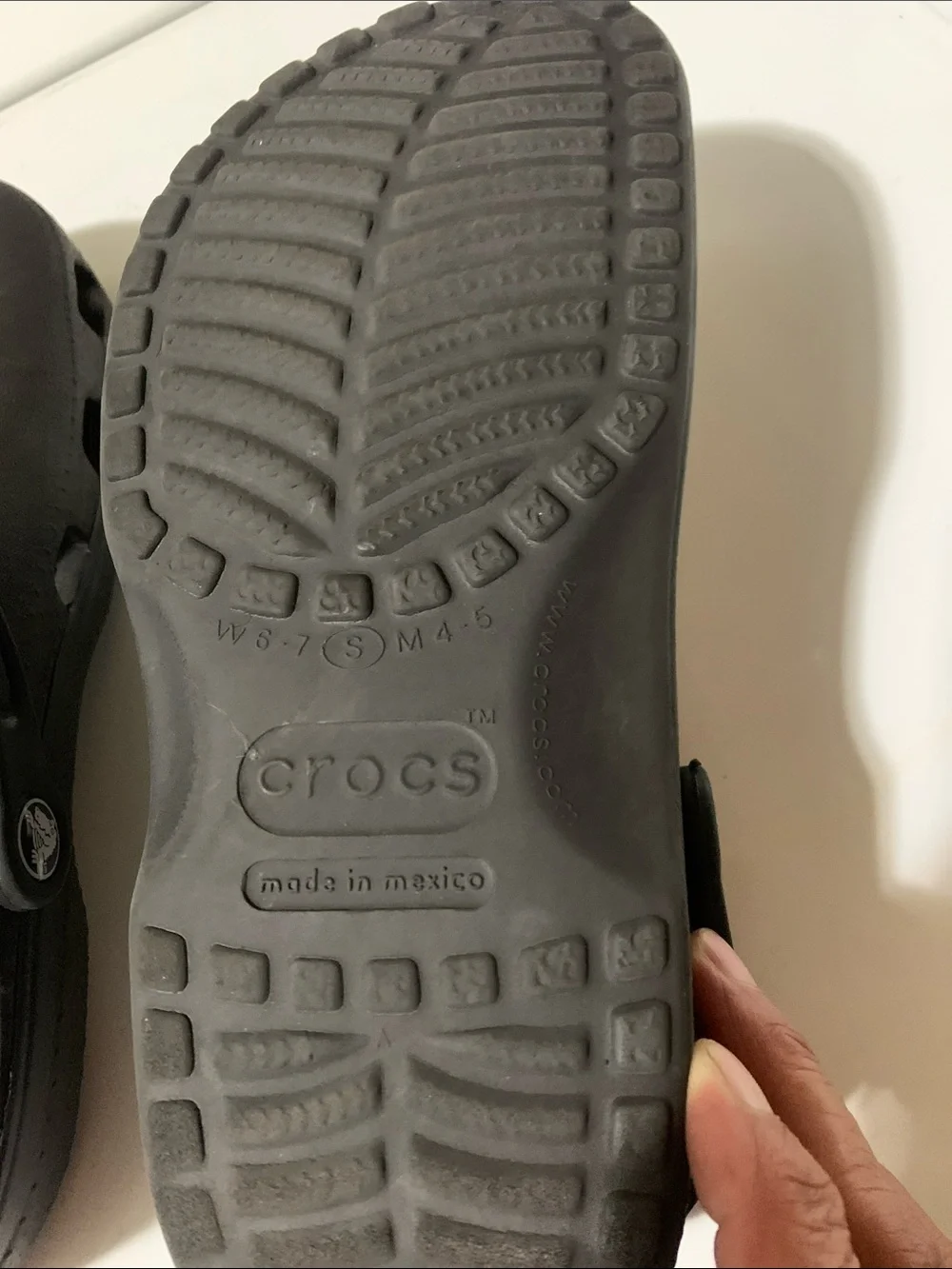 CROCS Classic Clog in Black